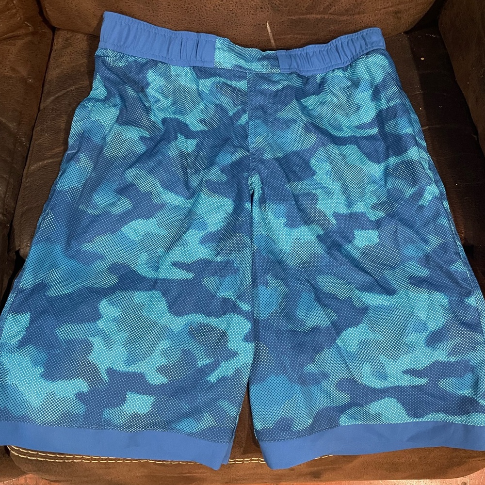 Boys XL Swim Trunks. Columbia Brand. EUC.